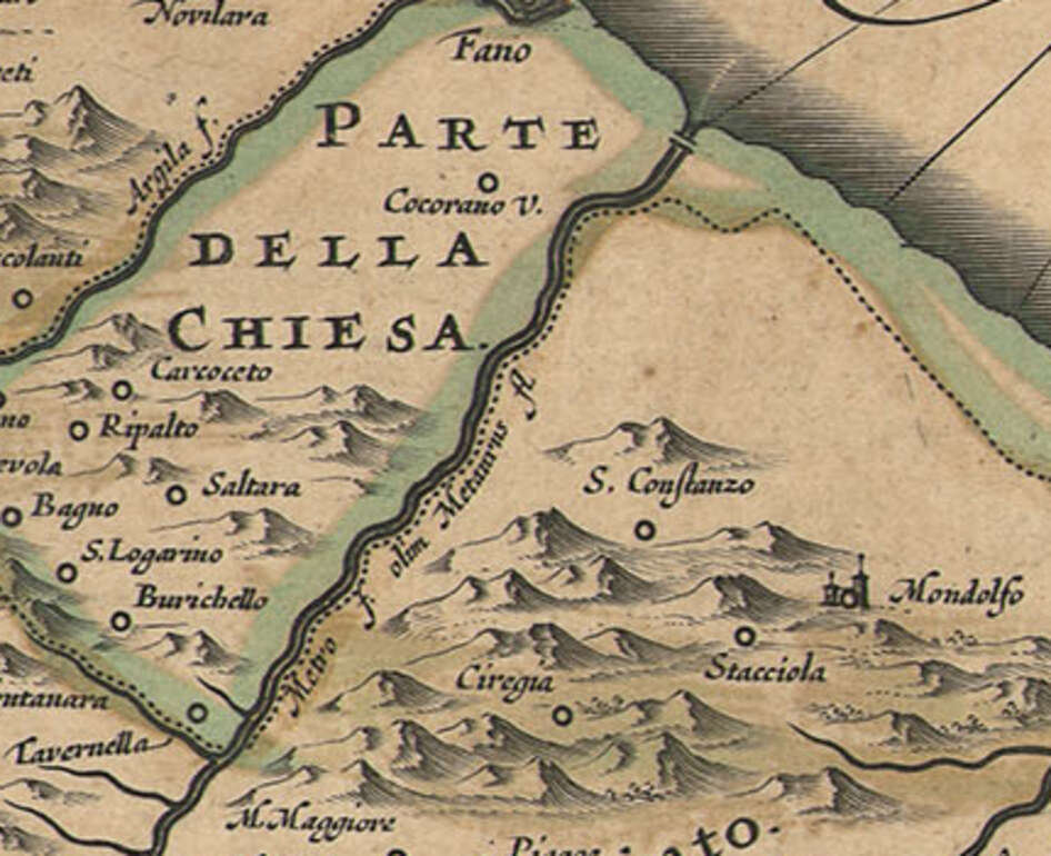 Dettaglio di una carta geografica seicentesca colorata a mano. Al centro, in grandi lettere maiuscole spaziate, la scritta «PARTE DELLA CHIESA» sopra un territorio a forma di cuneo che ha «Fano» in cima. Il cuneo è delimitato da una linea di punti fitti, sottolineata da una fascia di colore verde, che segue due fiumi. In basso a destra si intravede la coda «to.» di un'altra scritta spaziata.